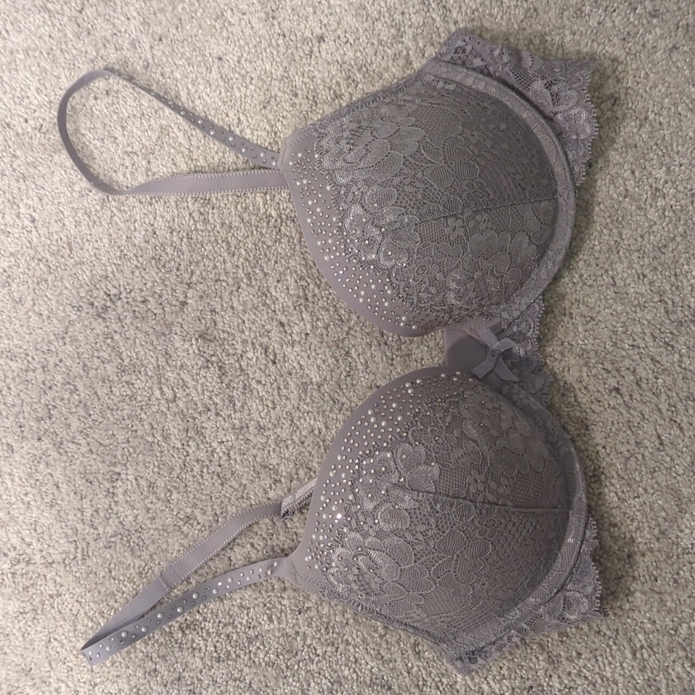 Victoria's secret push up bra 34C